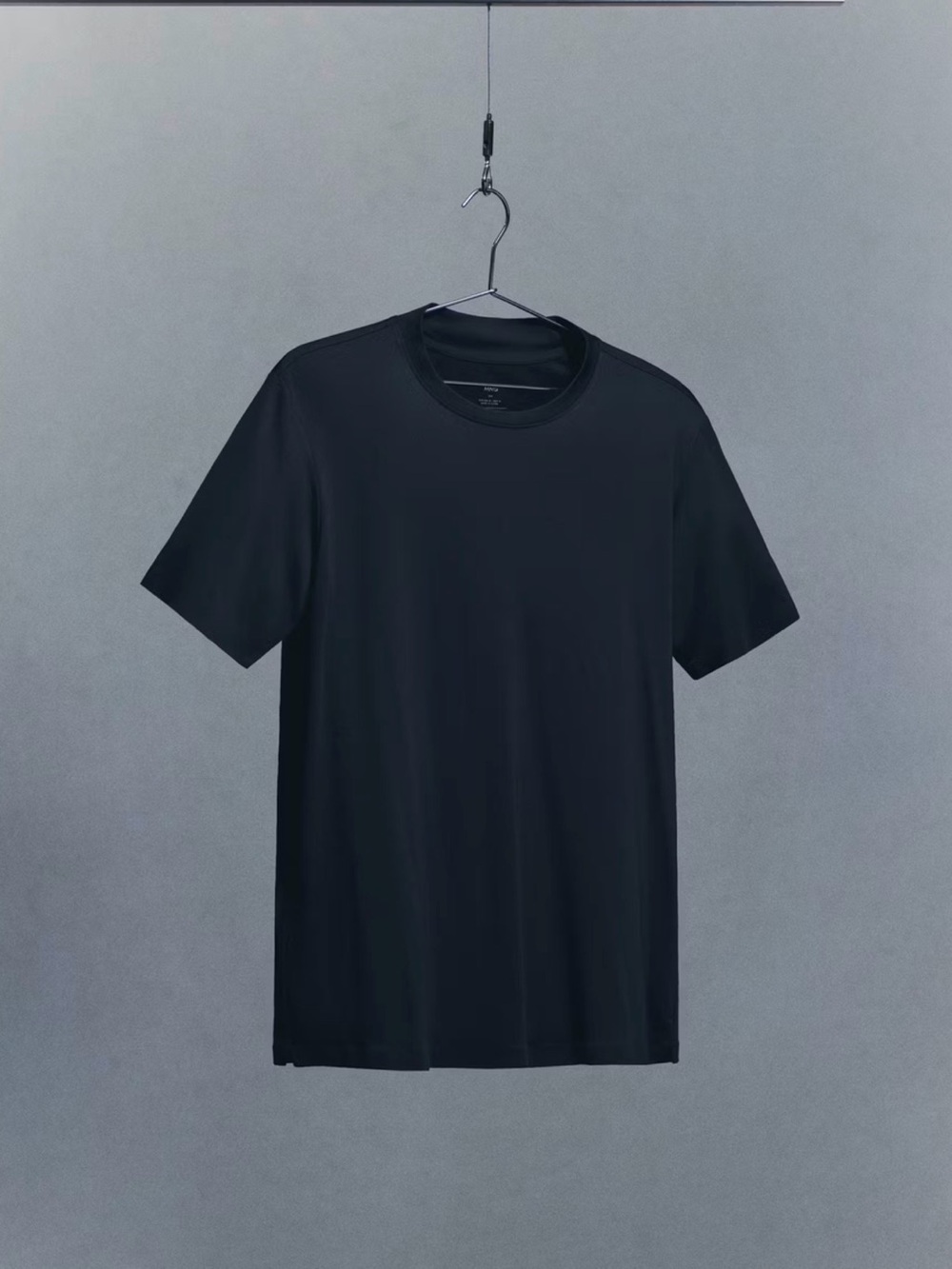 Mango Men's Black Short-Sleeve Crew Neck Tee